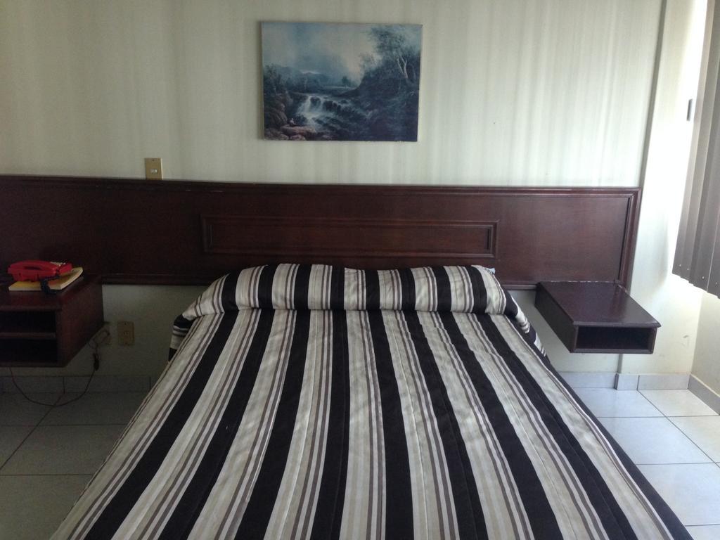 Hotel Plaza Sahuayo Экстерьер фото