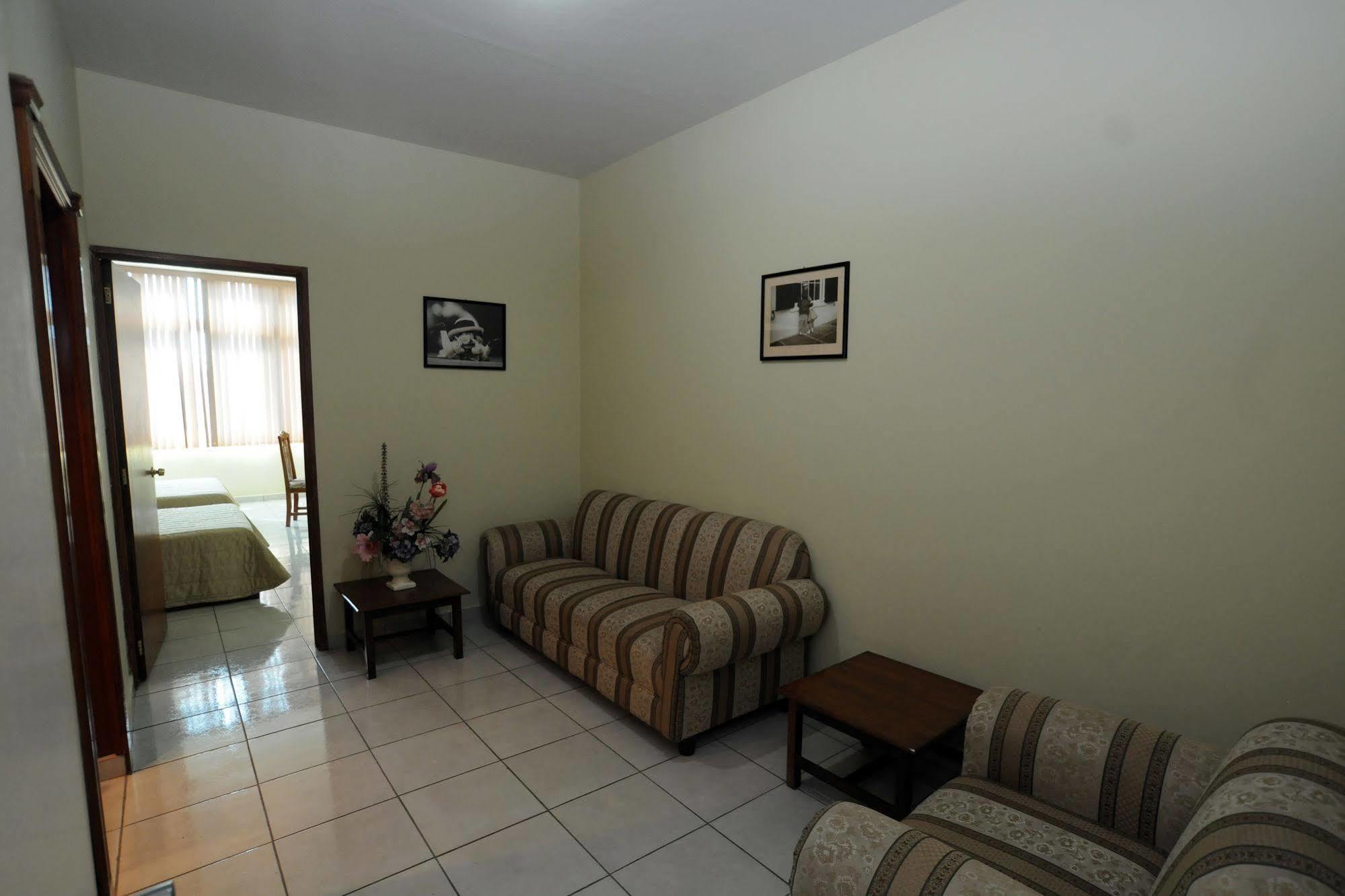 Hotel Plaza Sahuayo Экстерьер фото